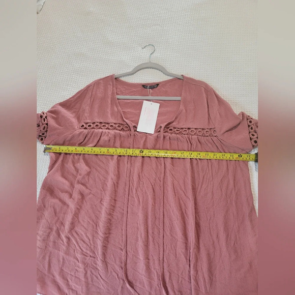 Bloomchic Women's Top with Lace Detail - Picture 7 of 10